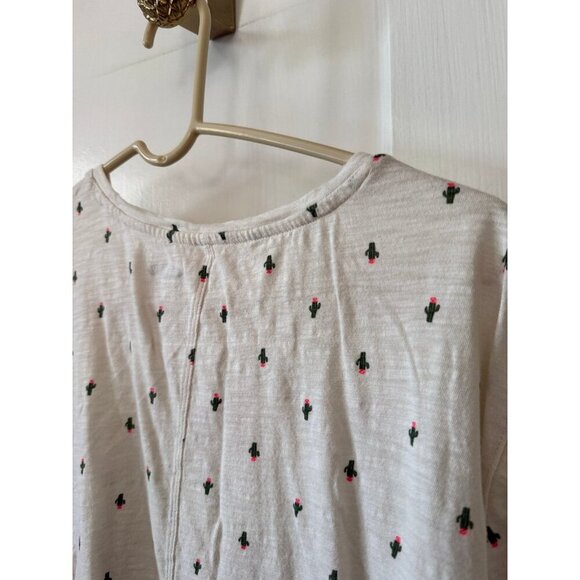 Old Navy boyfriend women’s size large small cactus T-shirt - Picture 7 of 7